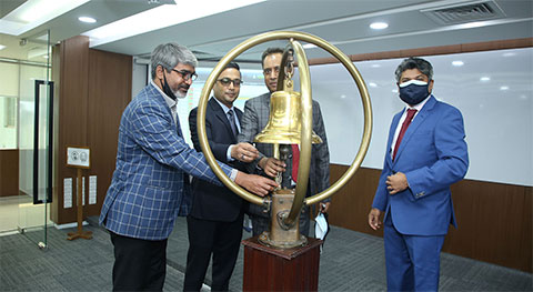 media/IAIL-Ring-the-Bell-Ceremony-2021/03.jpg